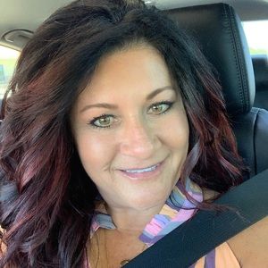 Meet your Posher, Suzanne